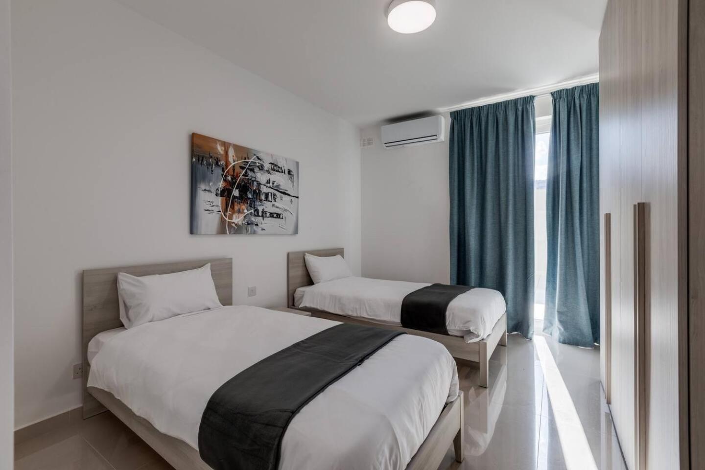 9Ten11 Seafront By Homely เมลลิฮา ภายนอก รูปภาพ